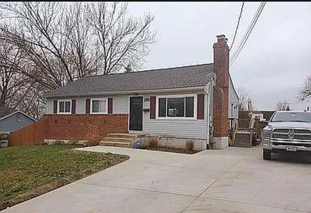3 bed, 1.5 bath, 1000 sqft, $2,800 — Photo 1