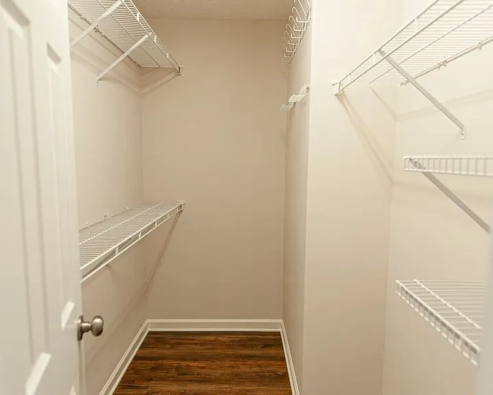 1124 Stafford Dr — Photo 20