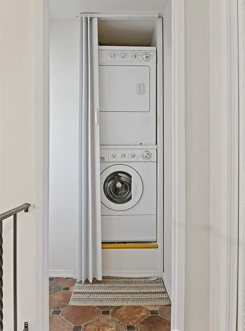 8 bed, 2880 sqft, $900 — Photo 3
