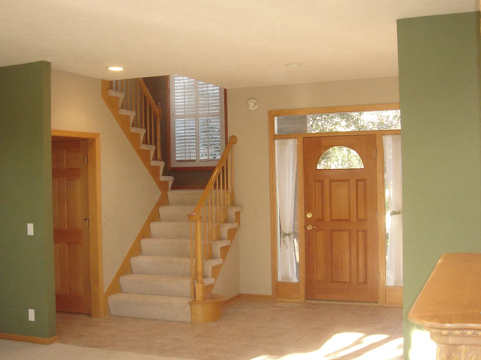 4 bed, 3032 sqft, $3,200 — Photo 2