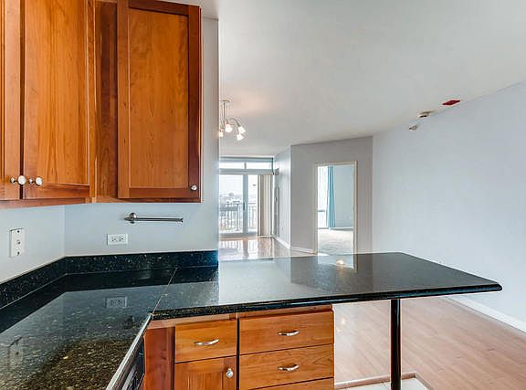 5th image of 125 S Jefferson St Unit 1801