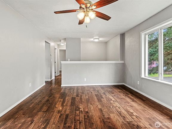 4th image of 137 Rollingwood Drive