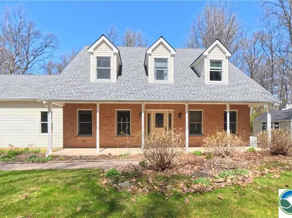 5709 Fox Ln, Emmaus, PA 18049