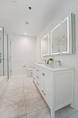 Bathroom, photo 1