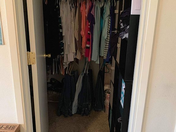 Walk In Closet Master Bed