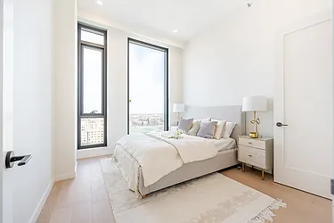 35-32 Leavitt Street, #12G