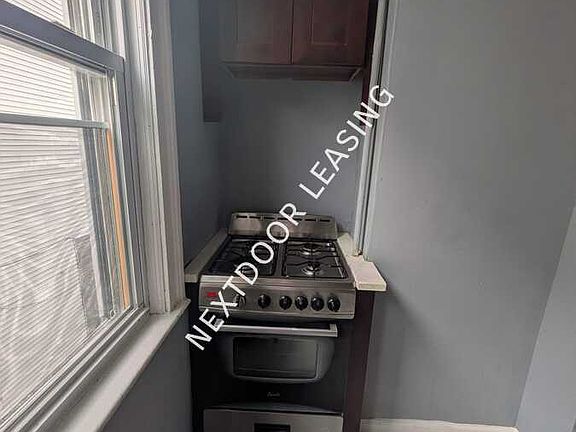 3rd image of 225 Lembeck Ave #3M