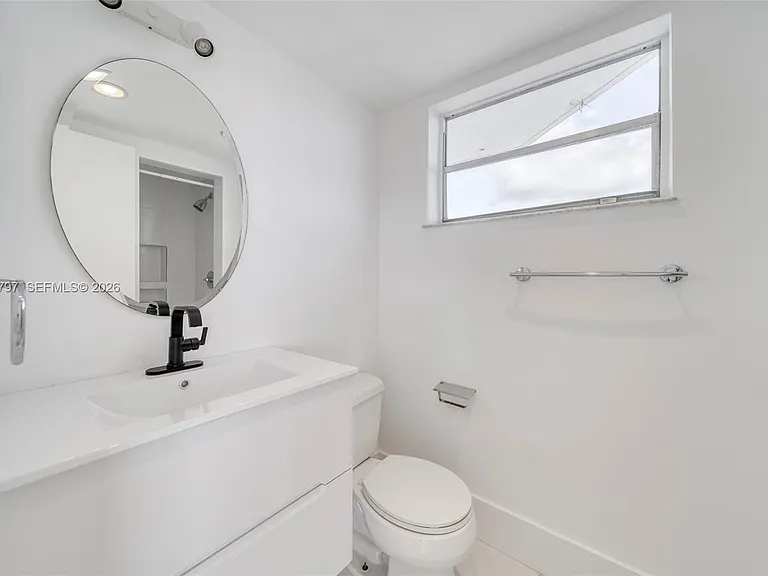 7933 West Dr #817 — Photo 22