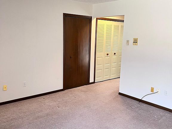 3rd image of 5236 Pointe Dr APT D
