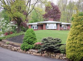 10 Gary Ln, Califon, NJ 07830