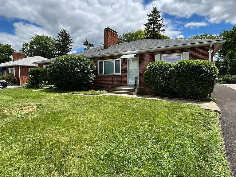 2924-2926 Mount Holyoke Rd — Photo 24