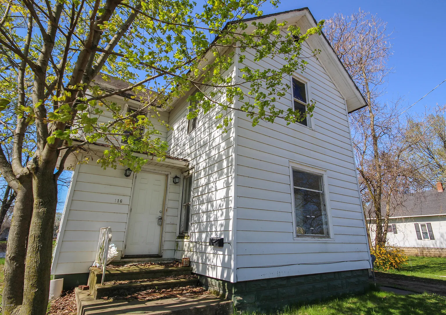 116 River Dr photo 1