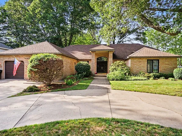 1249 Heather Ct, Holland, MI 49423