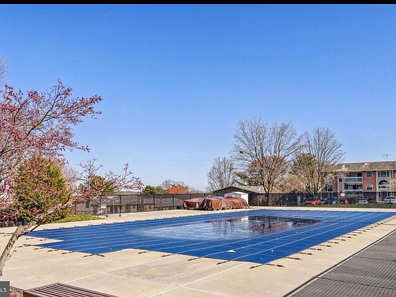 3rd image of 1952 Kennedy Dr APT 103