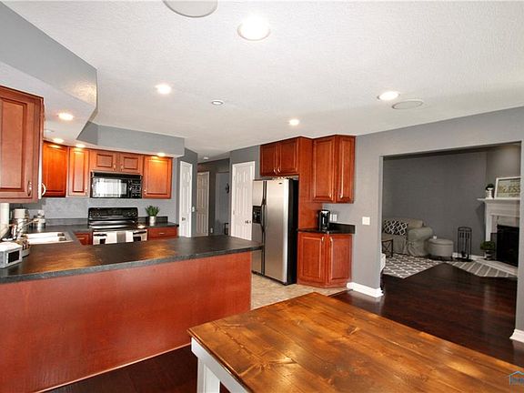 4th image of 10196 N Shannon Hills Dr