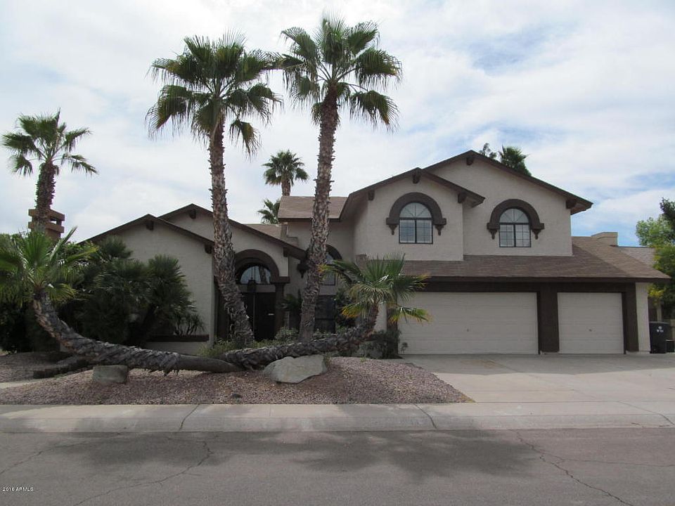 2nd image of 1933 E La Vieve Ln