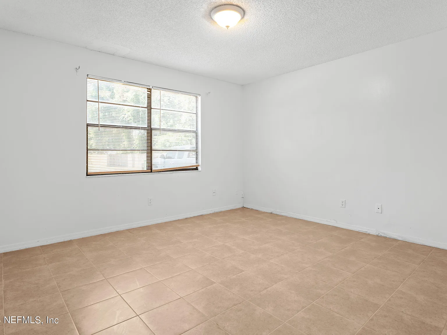 2 bed, 1.5 bath, 850 sqft, $1,295 — Photo 3