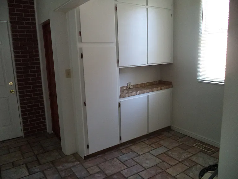 465 E 1st Ave — Photo 8