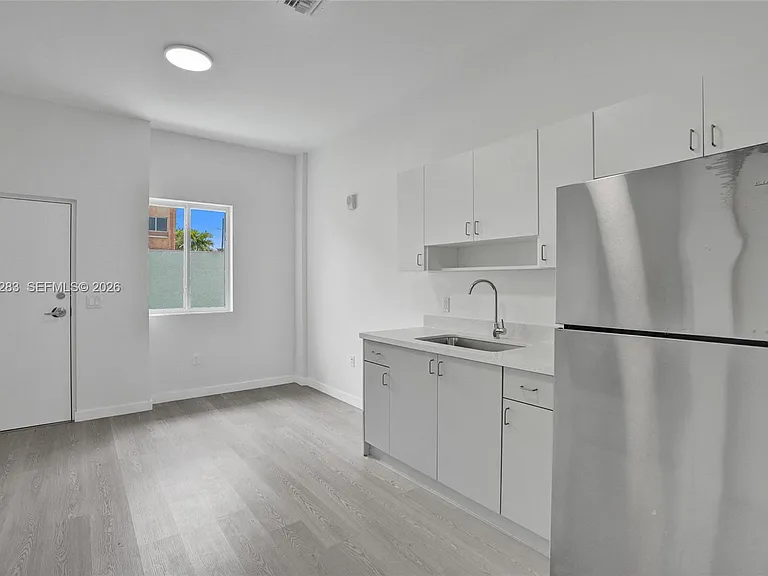 1567 NW 1st St #3 — Photo 6