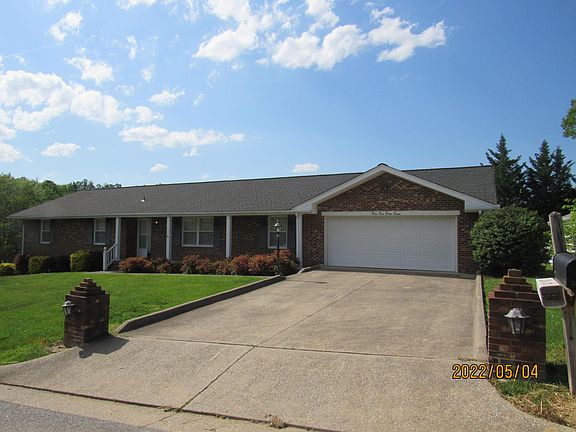 4th image of 5247 Summer Dr