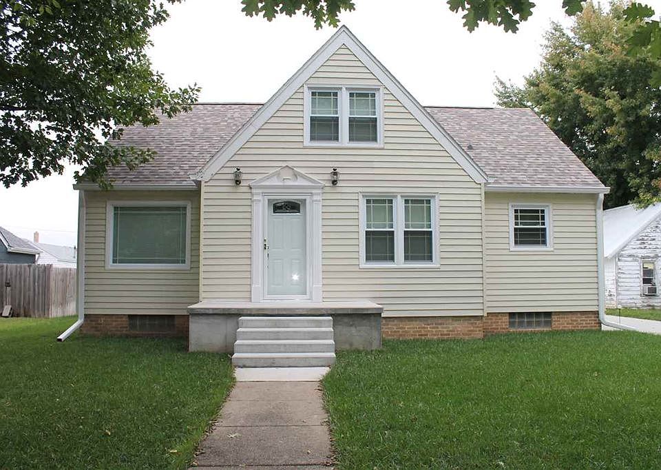 1st image of 205 E Pilcher Ave