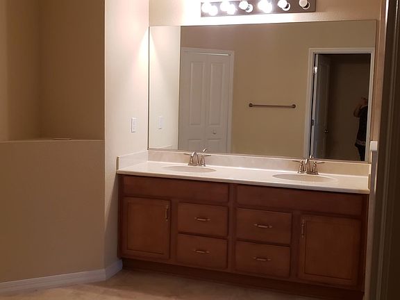 5th image of 6925 Vintage Ln
