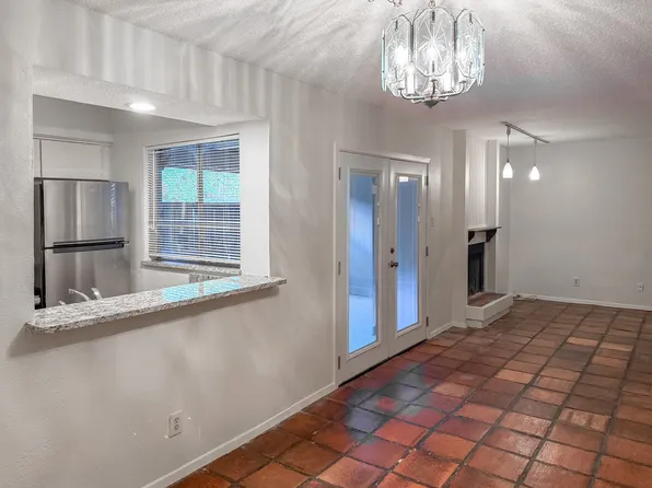 5138 Amesbury Dr APT 110, Dallas, TX 75206