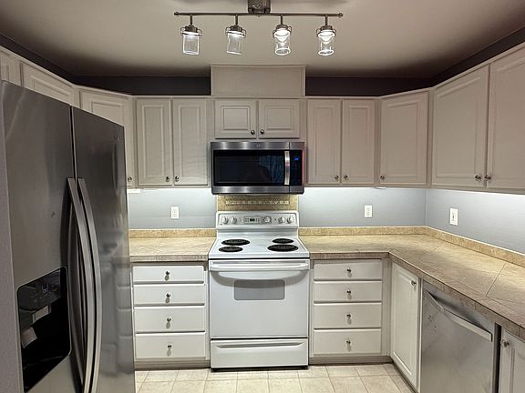 5th image of 16245 SW Audubon St #1