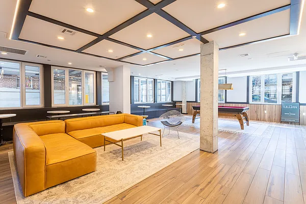 Rented by Bond New York | media 123