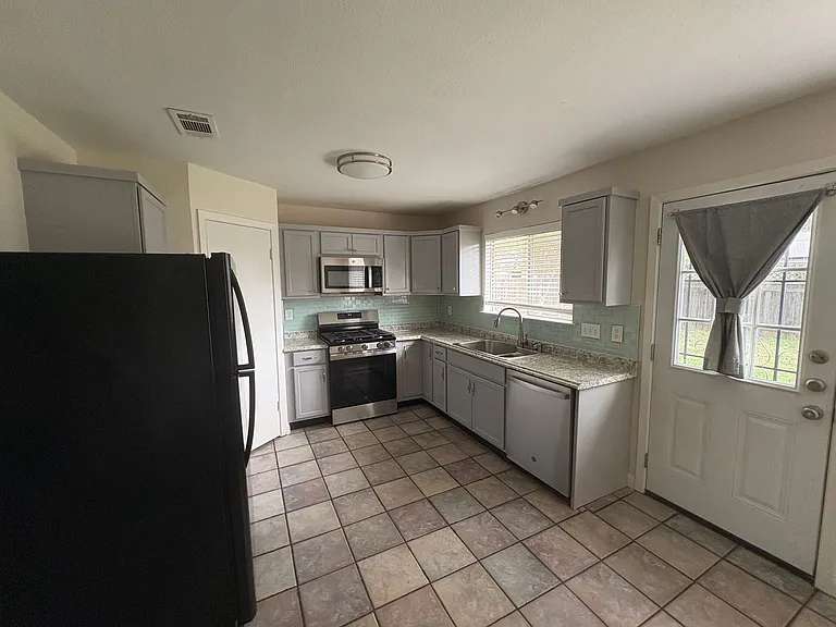 3800 Tattershall Ln — Photo 8