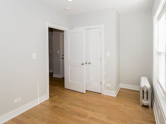 2nd image of 1942-54 W Wilson Ave #1942-3L