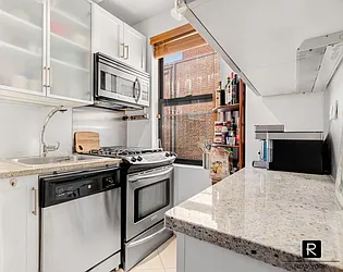 Rented by R New York