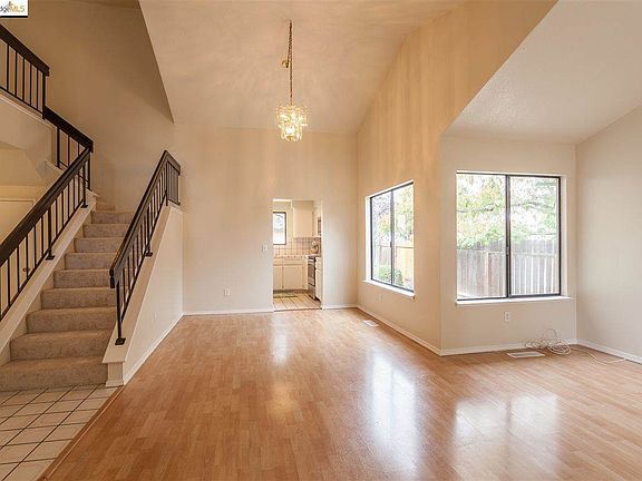 5th image of 700 Owl Ct