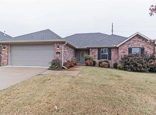 751 Silver Leaf Ln, Siloam Springs, AR 72761