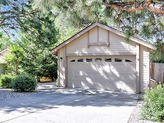 2nd image of 209 Fairmont Dr