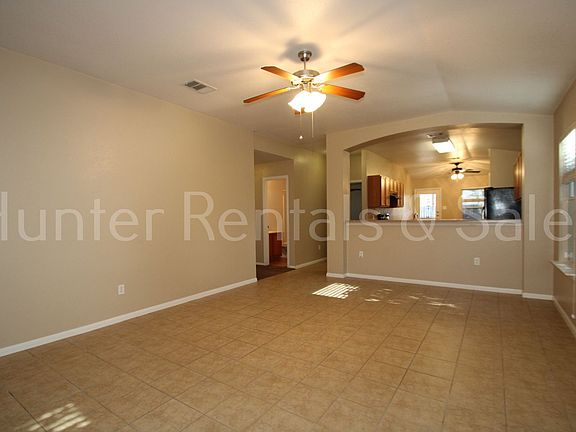 4th image of 505 E Vega Ln
