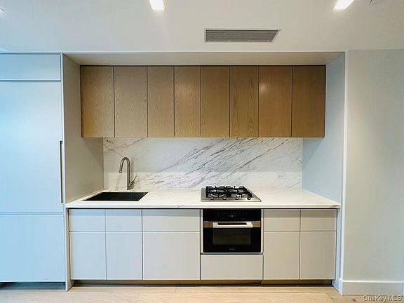 2nd image of 208 Delancey Street #10E