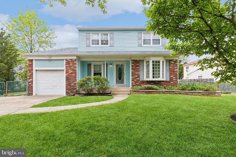 1st image of 111 Meadow Ln
