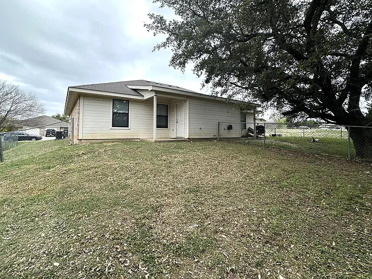 201 Janelle Dr #B — Photo 9