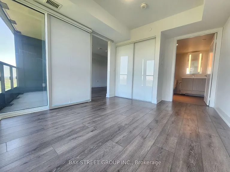 585 Bloor St E #2024 — Photo 12