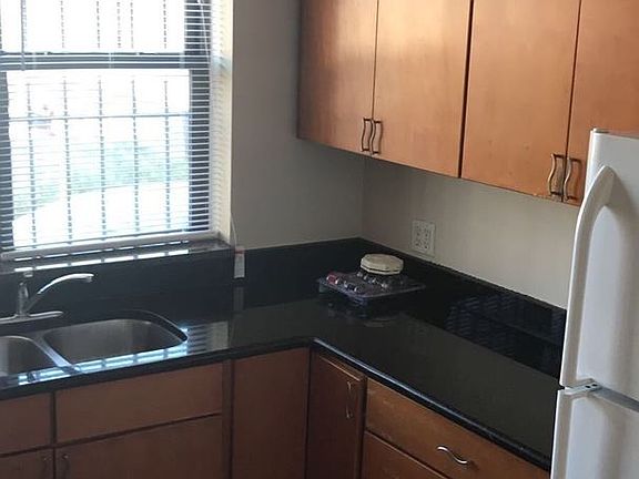 5th image of 2742 N Laramie Ave #1W