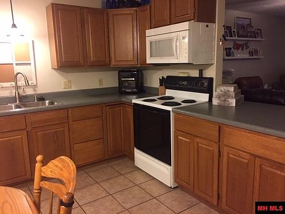 3rd image of 1225 Estes Ave
