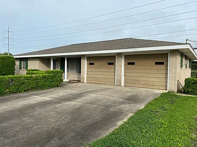 570 Hospital Dr — exterior photo