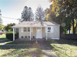 79 16th St, Wading River, NY 11792