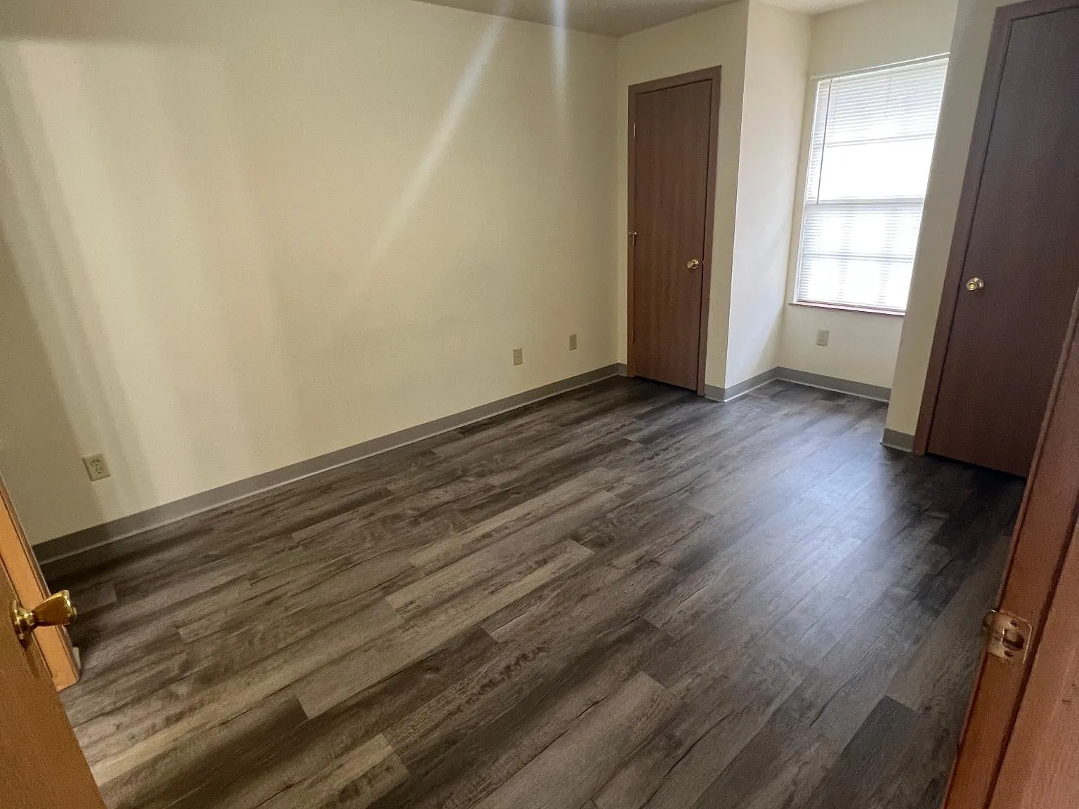 3 bed, 1000 sqft, $1,180 — Photo 1