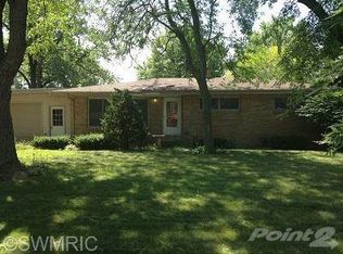 522 Eloise Dr, Benton Harbor, MI 49022
