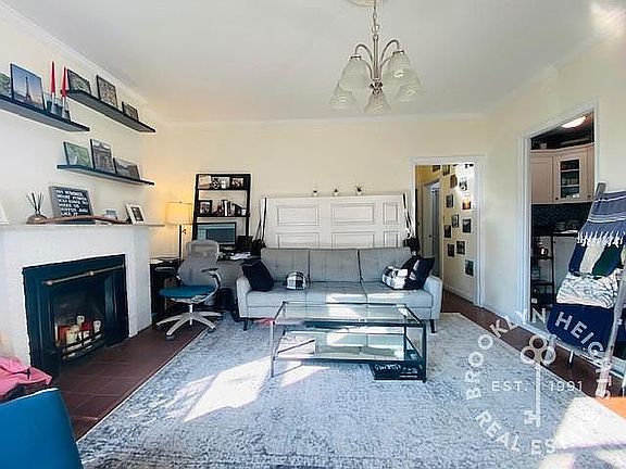 4th image of 49 Garden Pl APT 3s