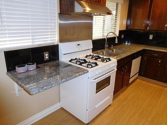 3rd image of 1017 Fairview Ave APT 9