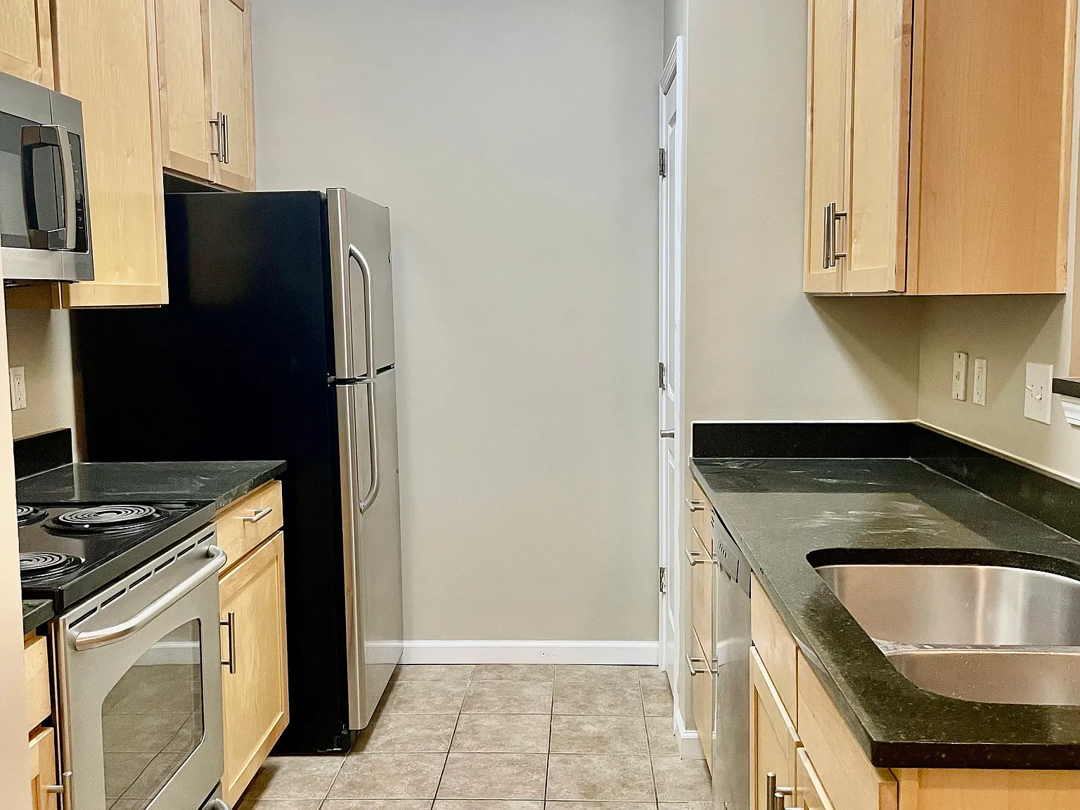 1 bed, 709 sqft, $1,675 — Photo 2