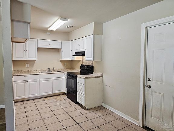 5th image of 917 Blue Springs Dr